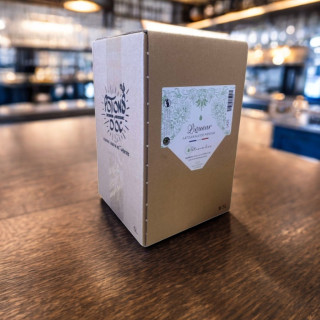 cubi 5 litres liqueur de menthe les potions d'oc sur un comptoir