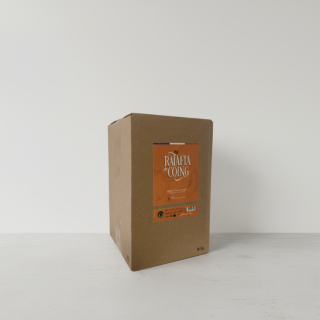 Packshot du BIB 5L de Ratafia de Coing sur fond uni.