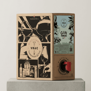 Fontaine de Gin Français Vrac 4,5L Distillerie Tessendier, décor neutre et lumineux mettant en avant le packaging éco-conçu.
