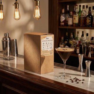Verre cocktail Espresso Martini avec mousse onctueuse et grains de café - Service Bar