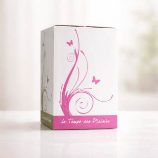 Cubi de vin rosé Le Temps des Plaisirs sur fond clair