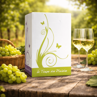 Fontaine à vin blanc Le Temps des Plaisirs en extérieur sur une table rustique