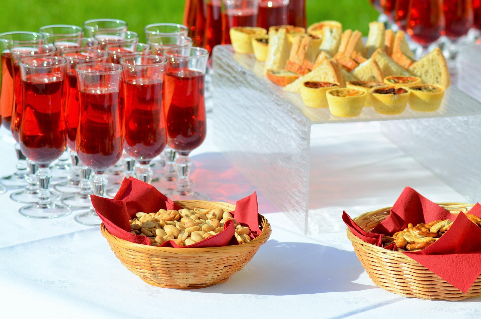 grande tablée de verres ervies au BIB (CUBI)