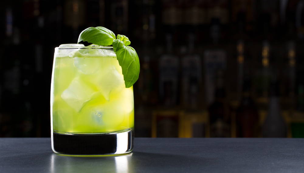 Comment préparer un Gin Basilic Smash ?